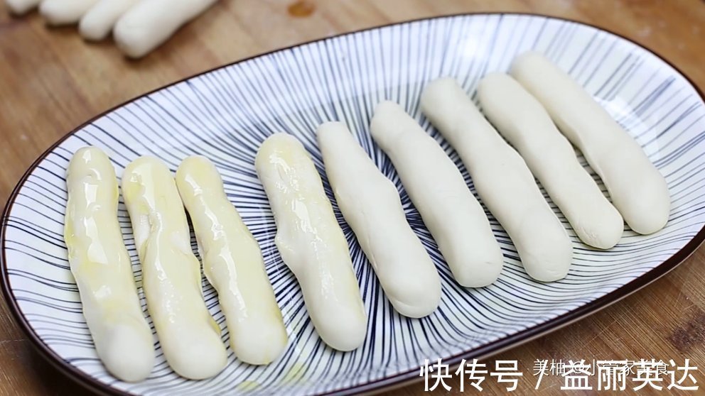 省时|韭菜馅饼学会这样做，不用发面省时省力又好吃，皮薄馅大凉了不硬