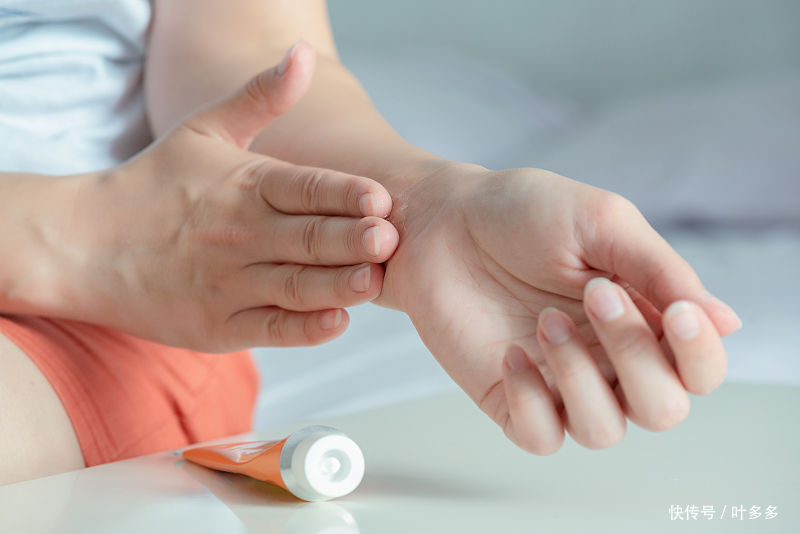 护手霜|护手霜可以擦脚吗?护手霜怎么擦脚效果好?