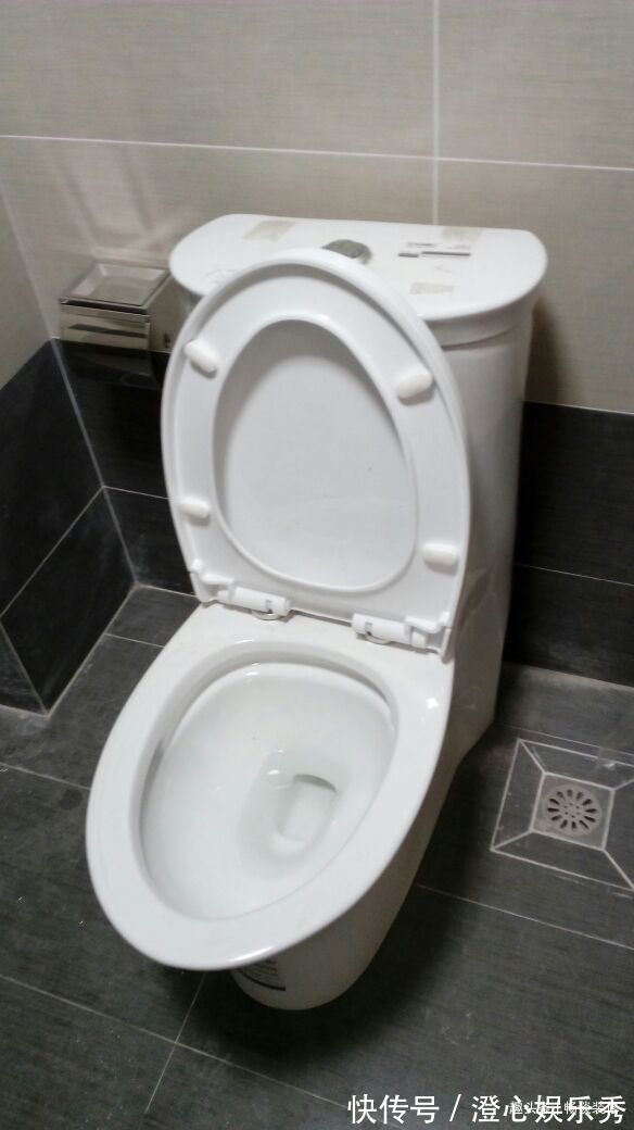 妙招|马桶脏了别费力刷,学会小妙招污垢清除一点都不费劲,轻松做懒人