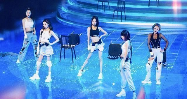 节目组|万茜宁静皆让位,《浪姐》力捧c位终于浮出水面