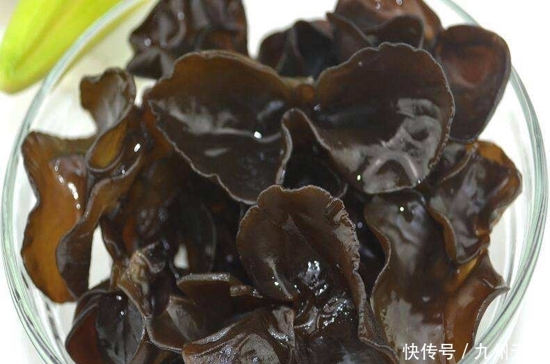提个醒,木耳和此物一起炒来食用,一周食用几次,身体也越健康了