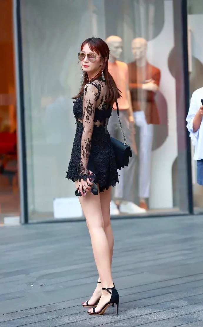 高跟鞋时尚浪漫,穿出女性优雅的风姿