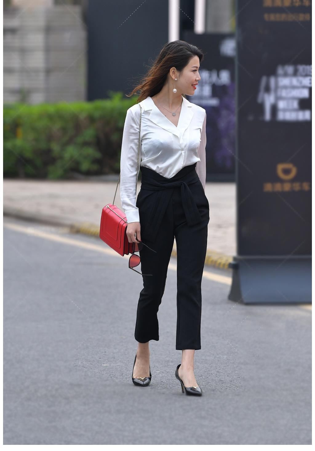 服饰|保持曼妙的身姿,轻松驾驭各种风格的服饰,职业装也让你美翻了