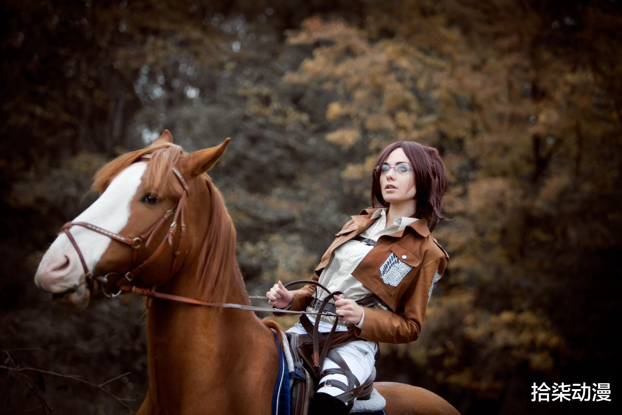 进击巨人|进击的巨人COS：小哥神还原巨人模样！韩吉漂亮潇洒，风头盖过三笠