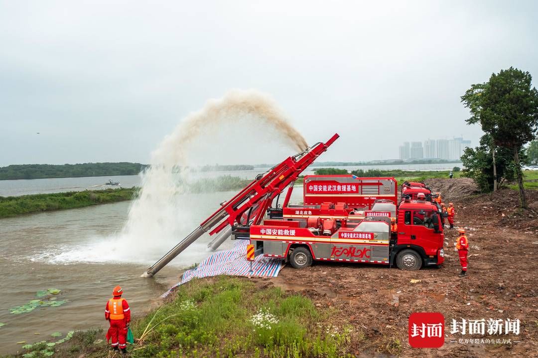 吸水|郑州遭遇历史最强暴雨 自然灾害工程救援国家队中国安能从多个方向星夜驰援