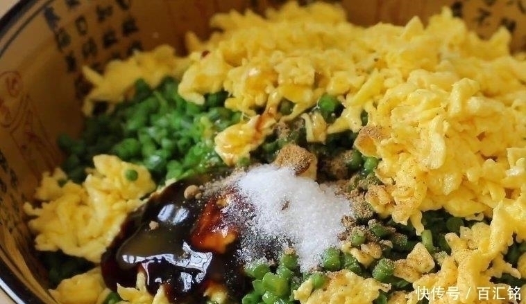 豆角|一把豆角，4个鸡蛋，筷子搅一搅，出锅比红烧肉还好吃