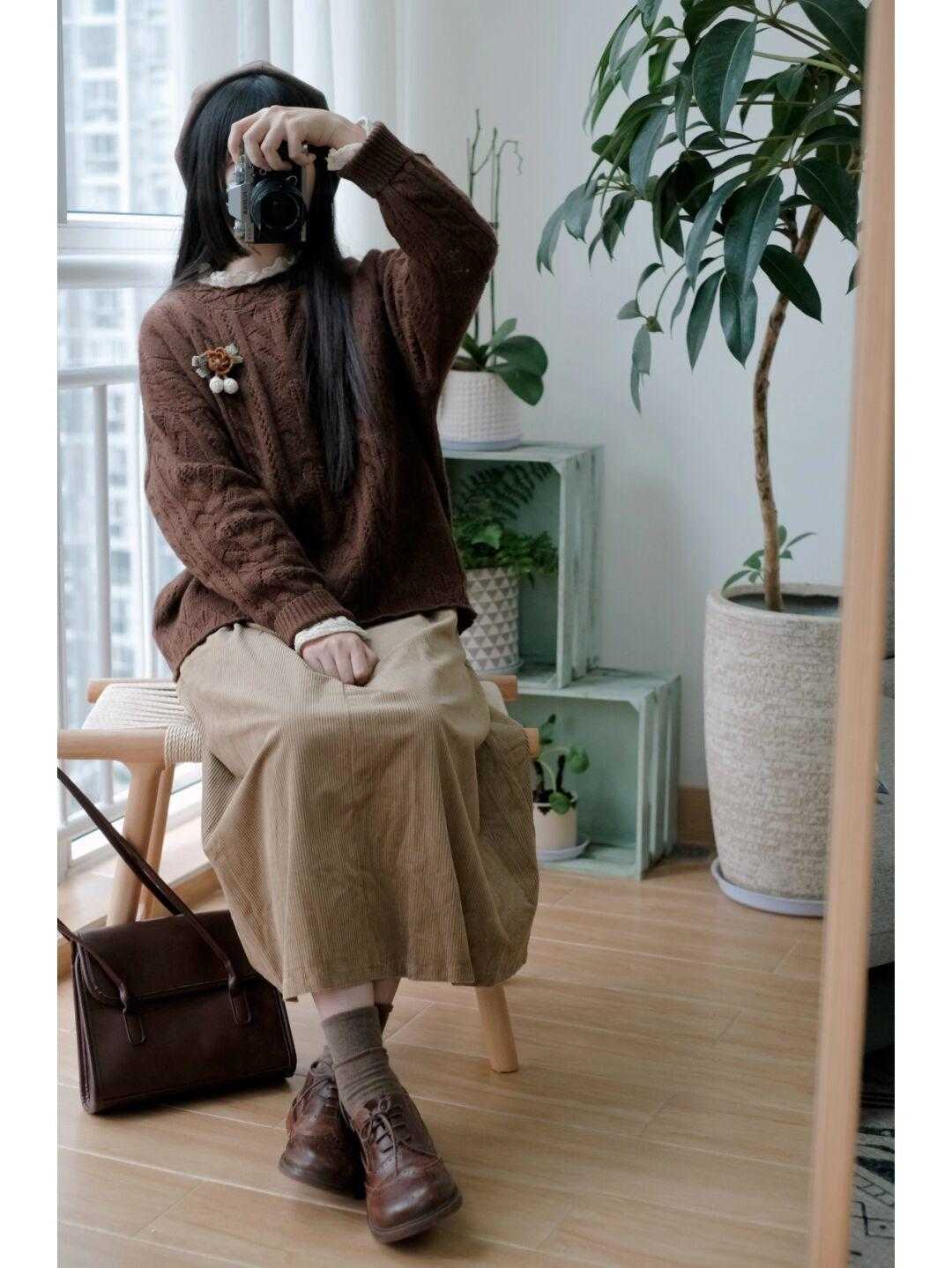 秋冬|复古又高级的咖色毛衣,穿搭变美有气质,让你与路人拉开距离