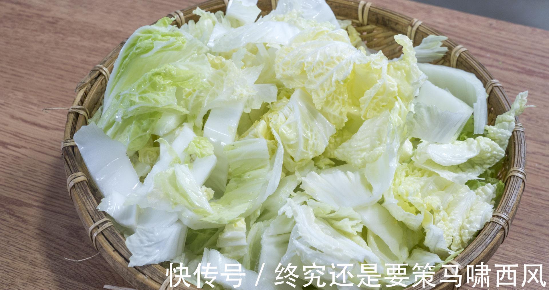 1家4口的晚餐，荤素搭配，有鱼有肉，比在外面吃的好，还实惠