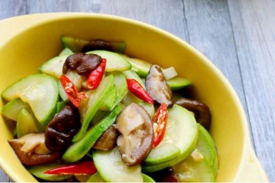 鲜香入味的几道家常菜，味道超级棒，朋友尝过后经常来家里蹭饭