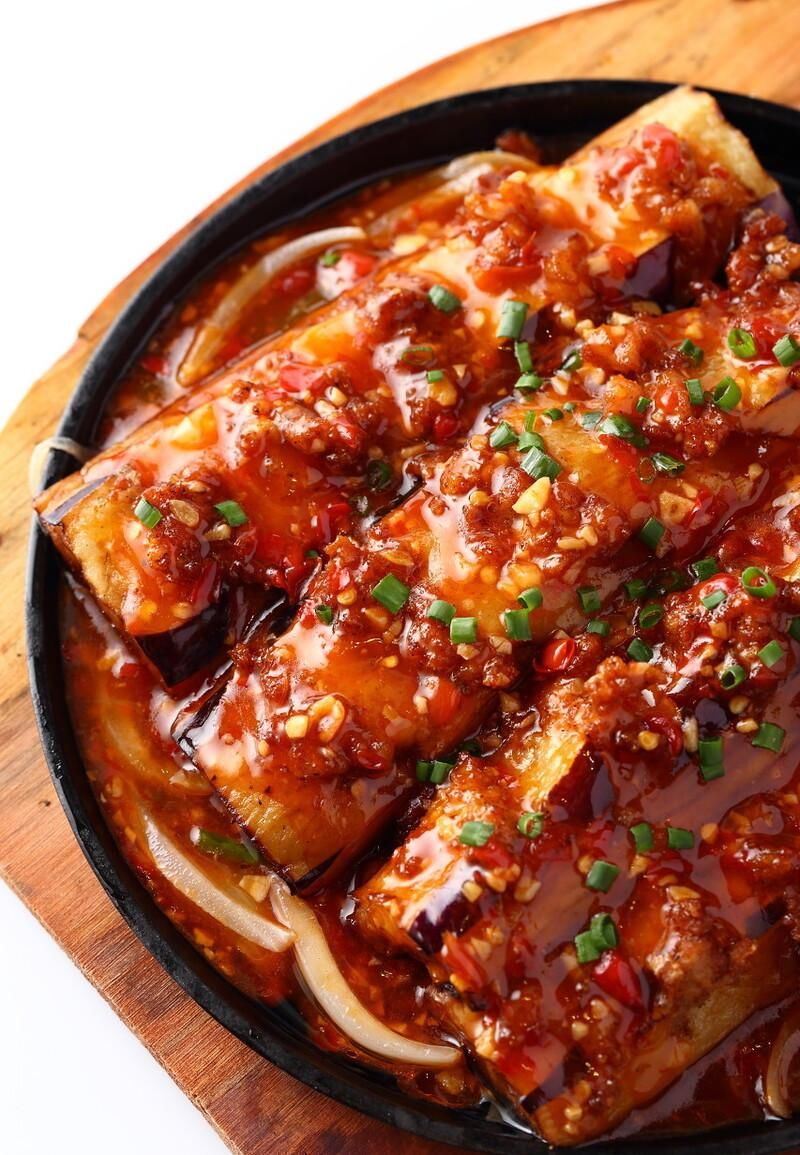 家常酱烧茄子，香甜入味超下饭，软嫩鲜香，比肉还好吃的家常菜