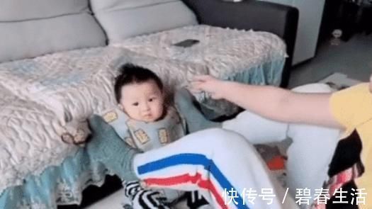 尿不湿|萌娃被奶爸“绑架”喂饭,这大概是我见过“最憋屈”的尿不湿