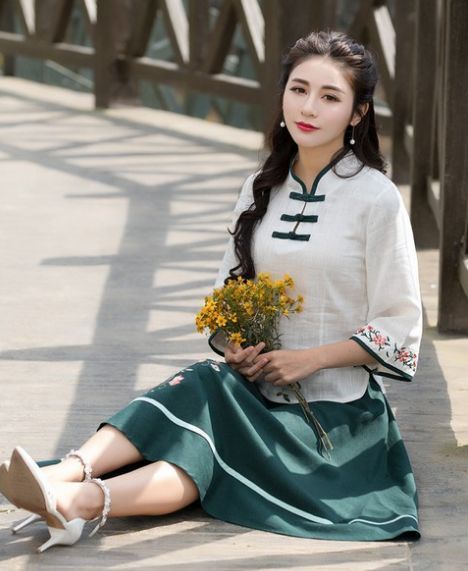 小姐姐|长发披肩的小姐姐,唯美靓丽,十分的抢眼