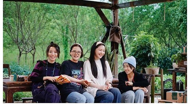 張藝興|《向往的生活》：何炅生日自慚占據(jù)C位，其實C位另有其人