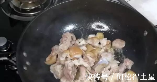 猪脚|猪脚怎么炖又香又好喝饭店大厨教你一个详细的做法!