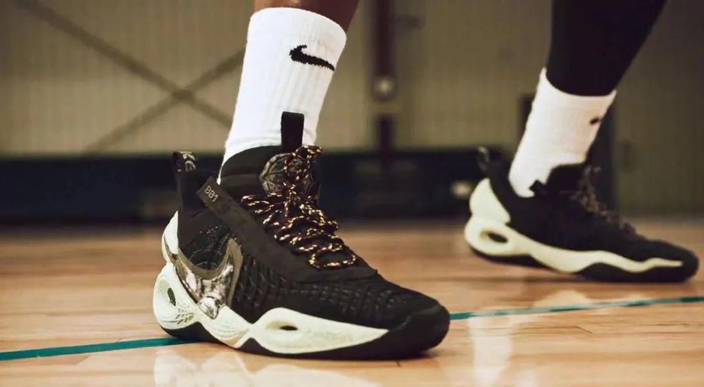 HD 16 + KD 13？Nike 这双垃圾鞋要封神？