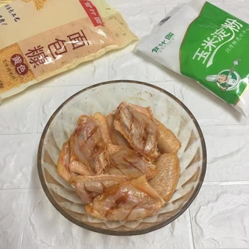 不加一滴油的脆皮鸡翅，孩子们的最爱，口口酥脆掉渣