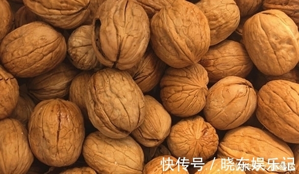 补脑|核桃什么时间吃“最补脑”很多人都在“瞎吃”，你吃对了吗？