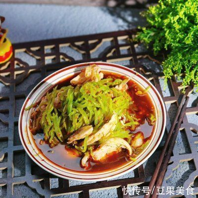 打败|简单懒人菜炎夏开胃菜：凉拌鸡腿，打败周一综合征