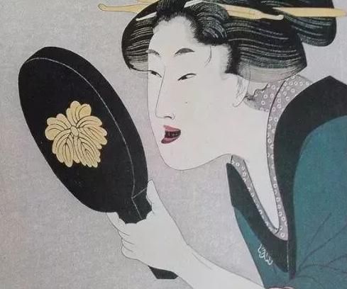 日本|牙齿染黑,眉毛剃掉,脸涂得煞白,为何古代日本女子流行扮丑妆容