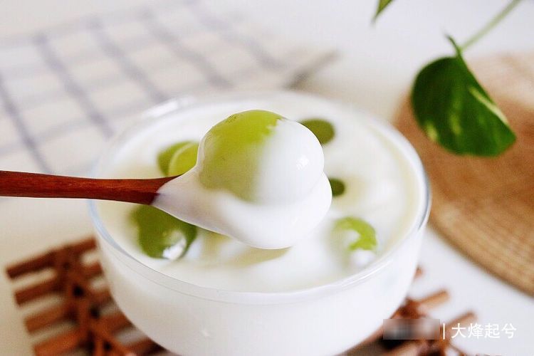 冬天葡萄的保存方法，放2，吃时还和新鲜的一样