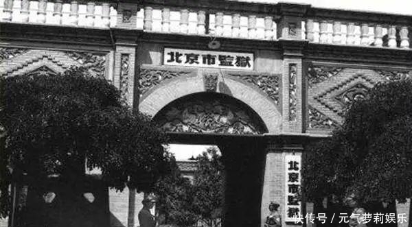 中薪|还记得消失在菜市口的儒福里过街楼吗？