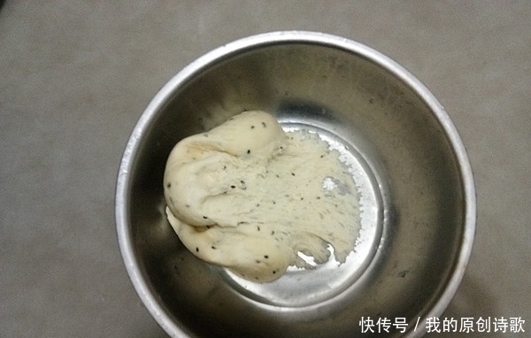 白头发增多,医生推荐多吃它,隔三差五吃几次,白头发慢慢减少