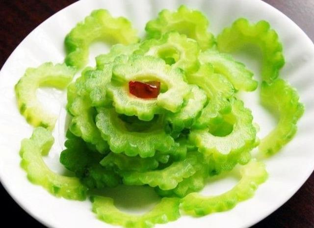 明目|苦瓜祛暑涤热,明目解毒,但苦瓜中一物通常被扔掉,其实是好东西