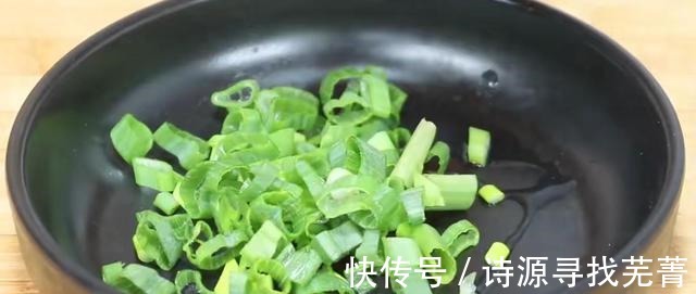 谷物醇|玉米面最好吃的做法,往锅里一倒,不用煮不用炸,比包子油条还香!