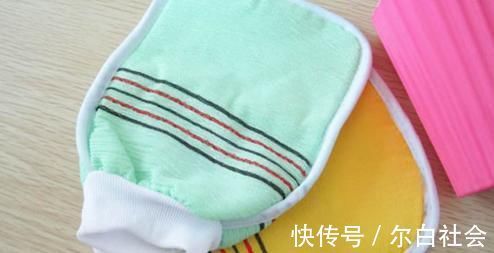 灰尘|搓澡巾不要别扔掉还有用？教你3个小方法，用处还更多