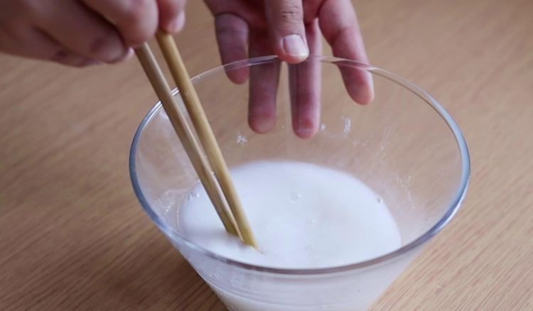 不要再吃勾兑冰粉了，教你正宗手工冰粉做法，Q弹爽滑，超级好吃