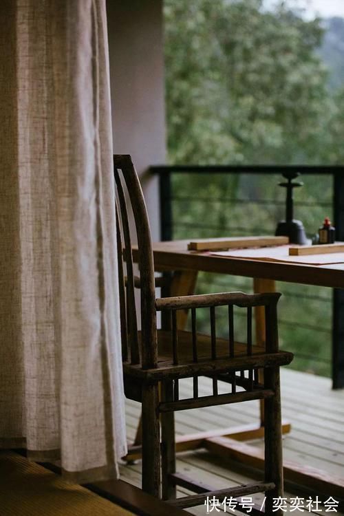 草木|他归隐山林，租了栋800㎡废弃三合院，改造后，却让网友羡慕不已