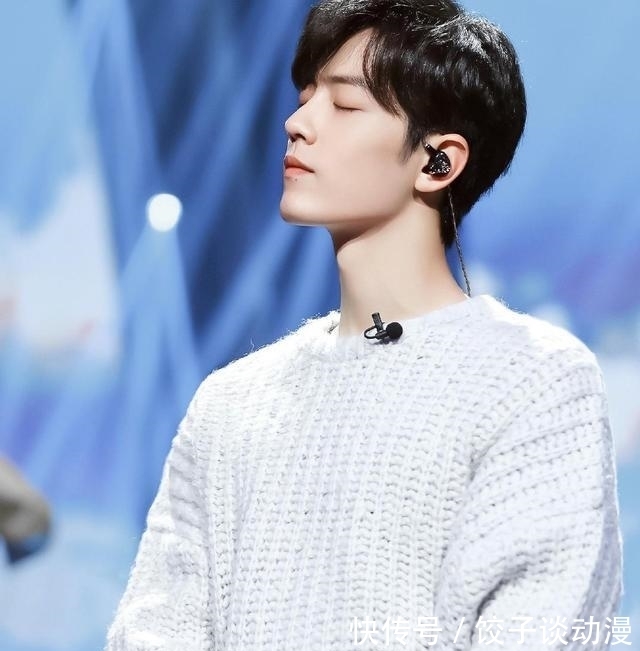 肖戰(zhàn)|《湖南衛(wèi)視》推薦五位明星“勾唇笑”，肖戰(zhàn)第一個(gè)出場，堅(jiān)持不住