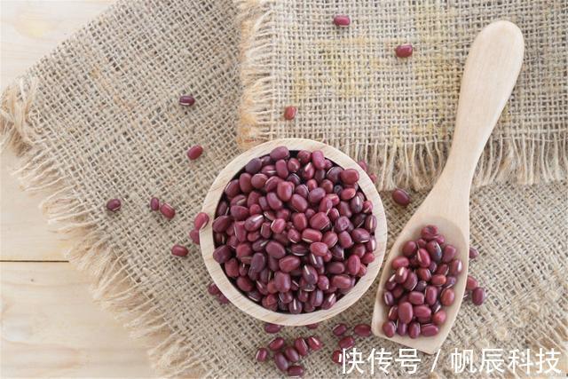 例假|女生来例假时，“2黑、2红”敞开吃，暖宫排污血，子宫越来越干净