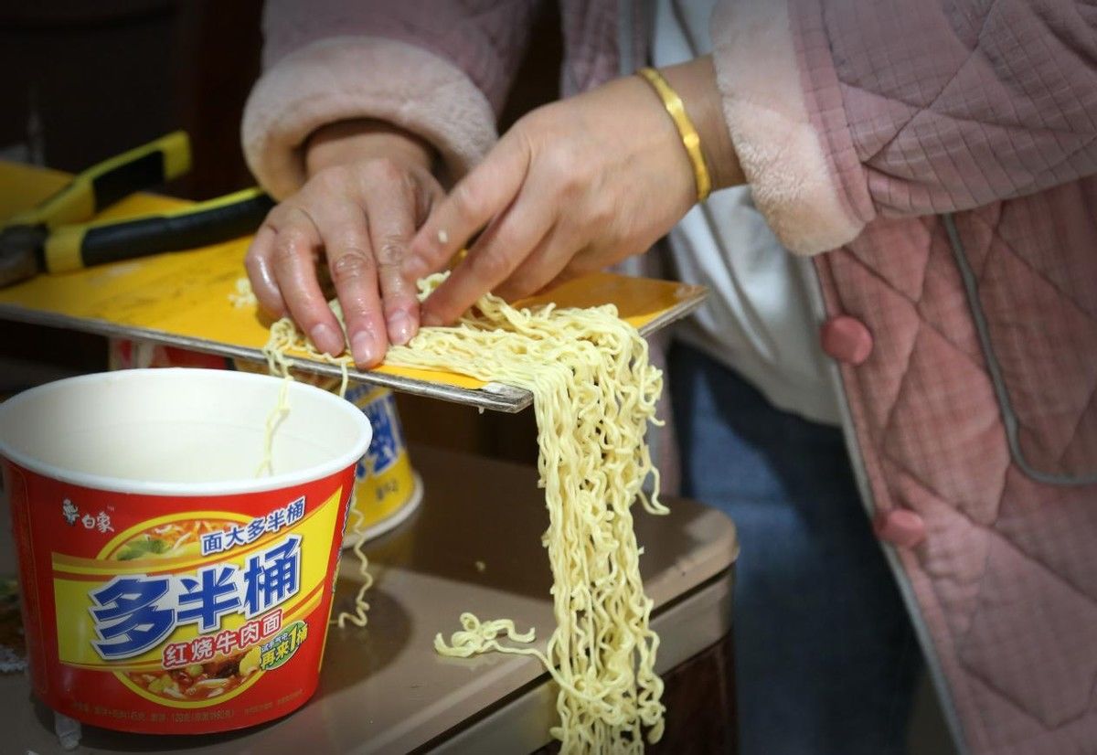 武则天|河南一女子效仿武则天而走红，拥有50万粉丝，23家公司求签约