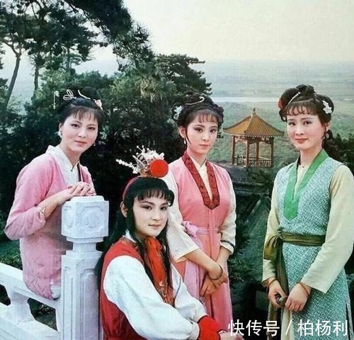 大丫鬟#红楼梦大丫鬟有钱,她们为什么不自己赎身,而是甘愿为奴呢