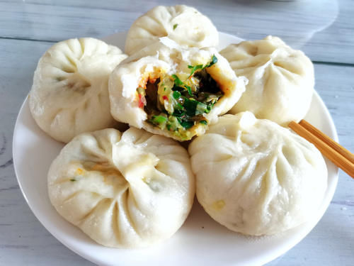 每年冬天我家就爱吃这素包子,5元钱蒸一锅,一口气吃7个