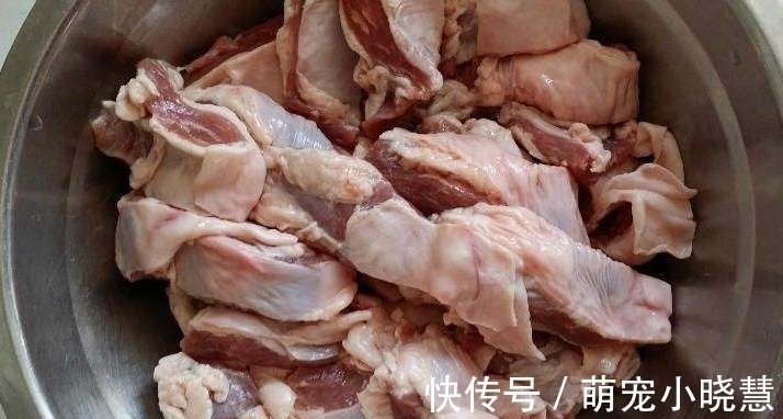 猪身上这块肉最香,一头猪才有1斤,给钱我都不卖!