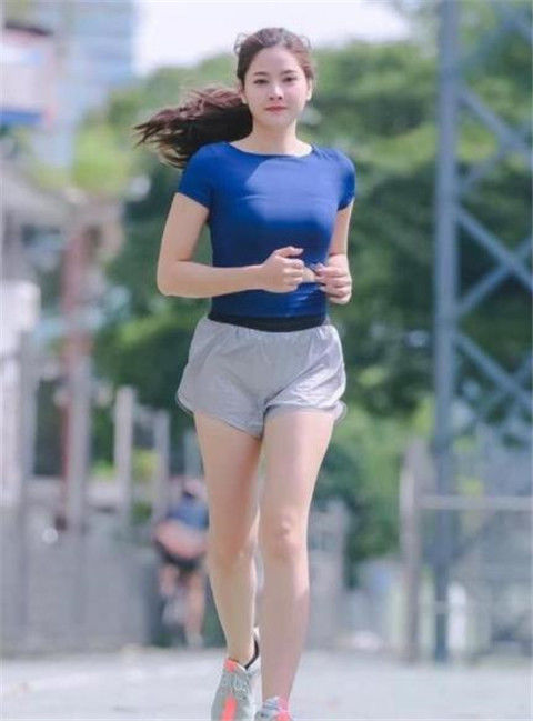 女神|俏丽性感的美女街拍魅力独特的美女,女神的魅力脱颖而出!