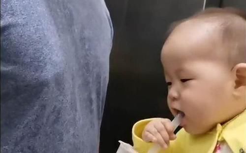 小娇|“我去个洗手间”，孕妈上厕所半小时未归，准爸找到人后哭笑不得