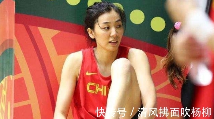 美女|女篮第一美女宣布退役,郭艾伦送上祝福,球迷高呼:在一起