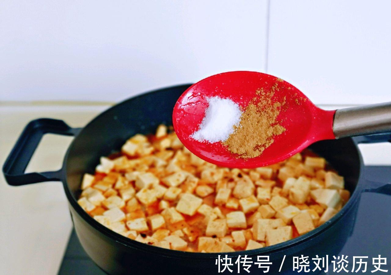 美味佳肴|豆腐这样吃,鲜嫩可口还下饭,不到2块钱,就能做一大盘