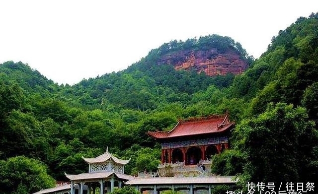 甘肃有一座寺庙：群山环绕，山风吹来，松涛阵鸣，人称净土松涛！