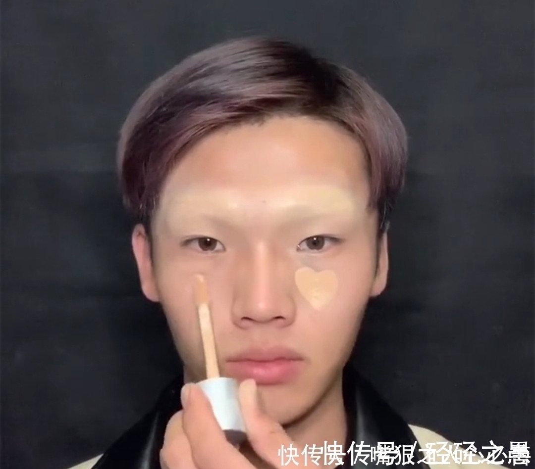 眉毛|美妆大佬有多厉害？小哥仿妆“美杜莎”，网友：能把手机来吗？