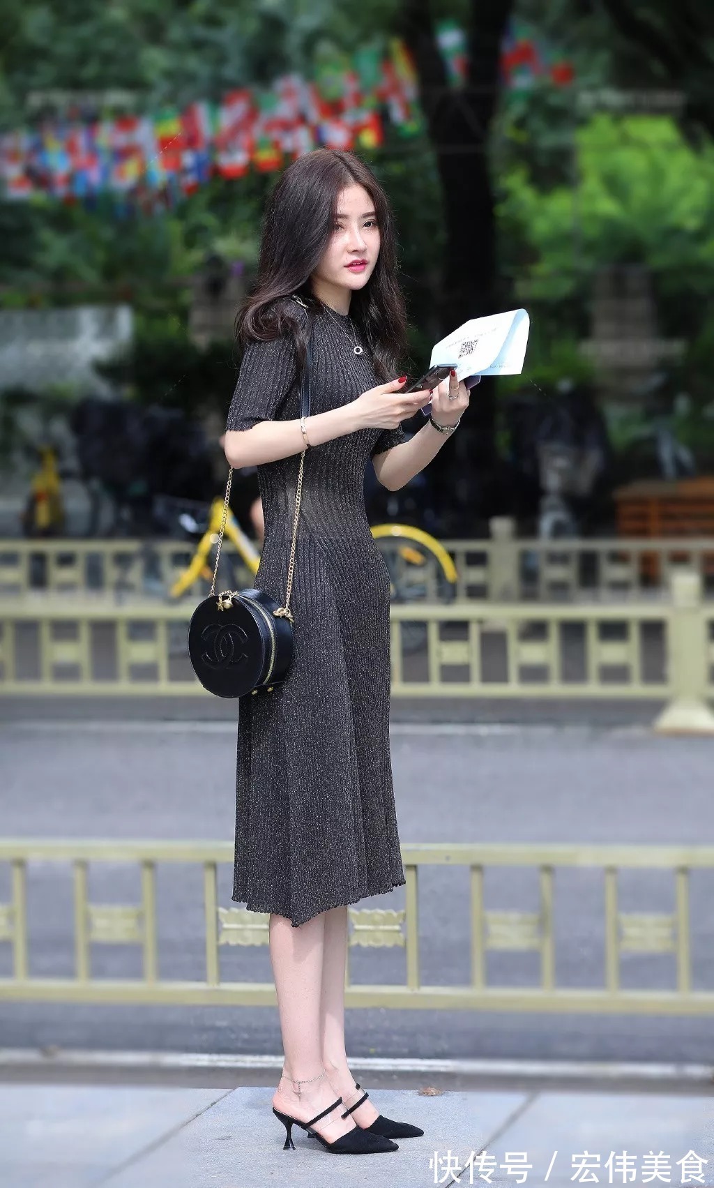 美丽的心|紧身连衣裙搭配高跟鞋，让女性显得性感优雅