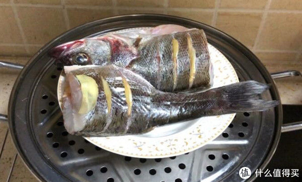 蒸鱼别放“这味料”,10人做9人错,难怪鱼肉不鲜嫩腥味重