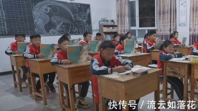 陈小春的滚烫人生54岁实现消防员梦,昔日“古惑仔”成励志楷模