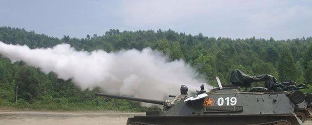 布防|20万美金到账 少将参谋长连夜携布防图投敌 三天后被卡车撞飞!