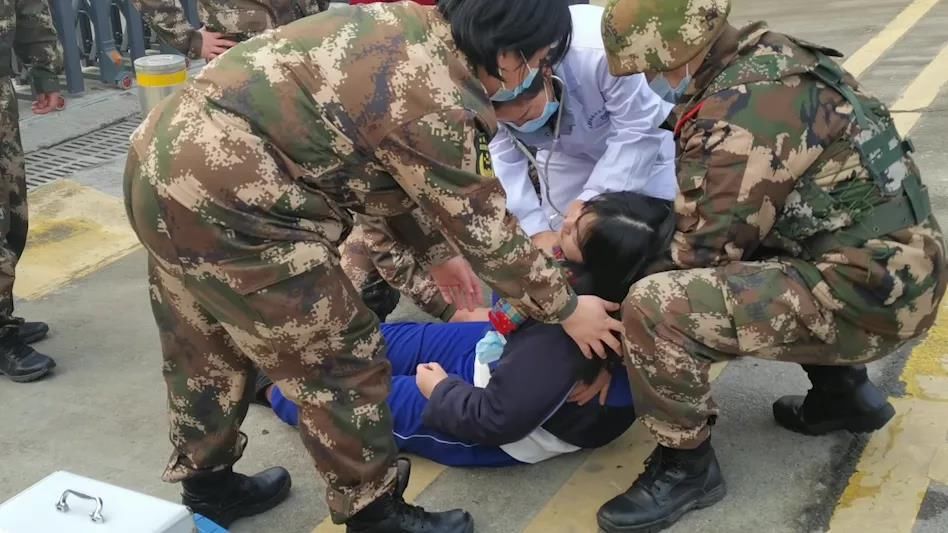迷走性|武警营区门口，一名女学生突然晕倒……