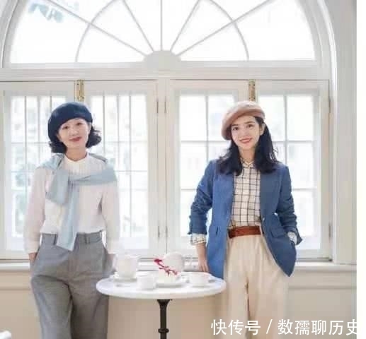 奶奶|女人过了50少穿“小黑裤”,不洋气!今年流行“奶奶裤”,真漂亮