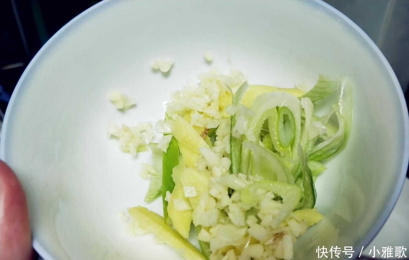 好吃|西兰花和它是天生一对, 这样做营养翻倍更好吃, 儿子每次都不够吃!